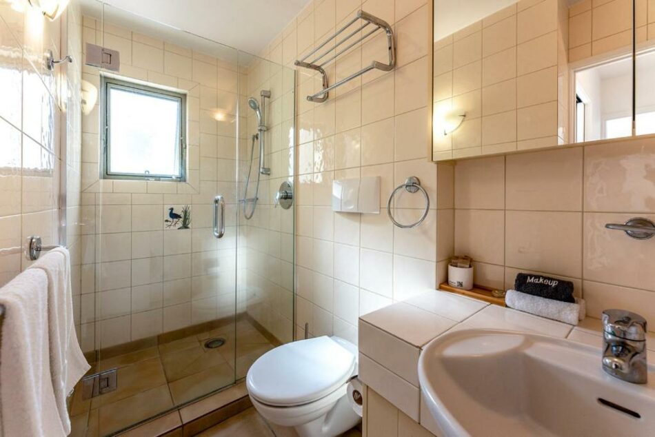 2 Bedroom Apartments – Bathroom